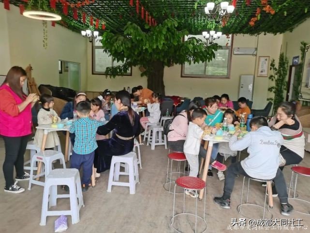 變廢為寶——舊瓶變身馬賽克花瓶