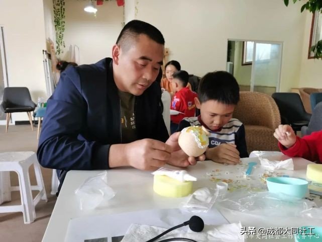 變廢為寶——舊瓶變身馬賽克花瓶