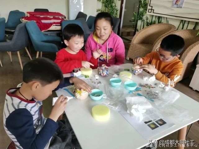 變廢為寶——舊瓶變身馬賽克花瓶