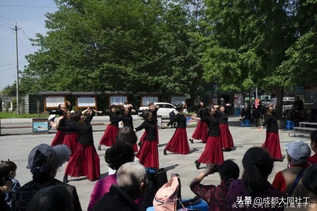 「活動回顧」五月贊 歌頌勞動者 夕陽紅歌舞團組織慶五一主題演出