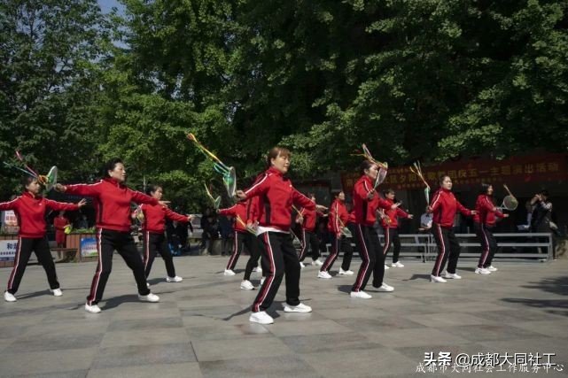 「活動回顧」五月贊 歌頌勞動者 夕陽紅歌舞團組織慶五一主題演出