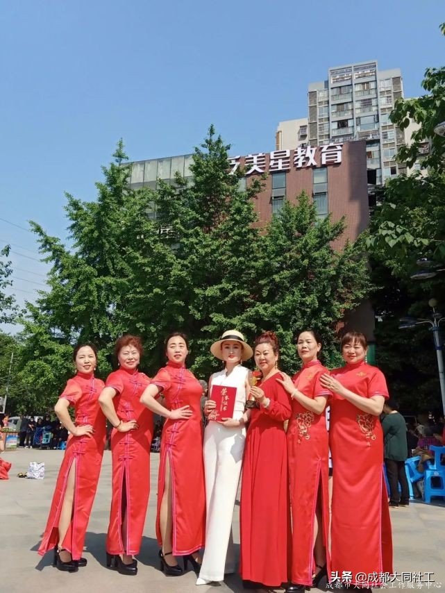 「活動回顧」五月贊 歌頌勞動者 夕陽紅歌舞團組織慶五一主題演出