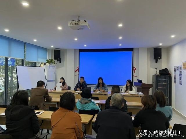 「座談會(huì)」社區(qū)治理與服務(wù)創(chuàng)新試驗(yàn)區(qū)暨“百千萬(wàn)”工程座談會(huì)
