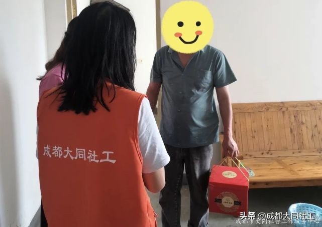 紅光街道關(guān)愛援助站開展“愛在紅光，濃情中秋”主題活動