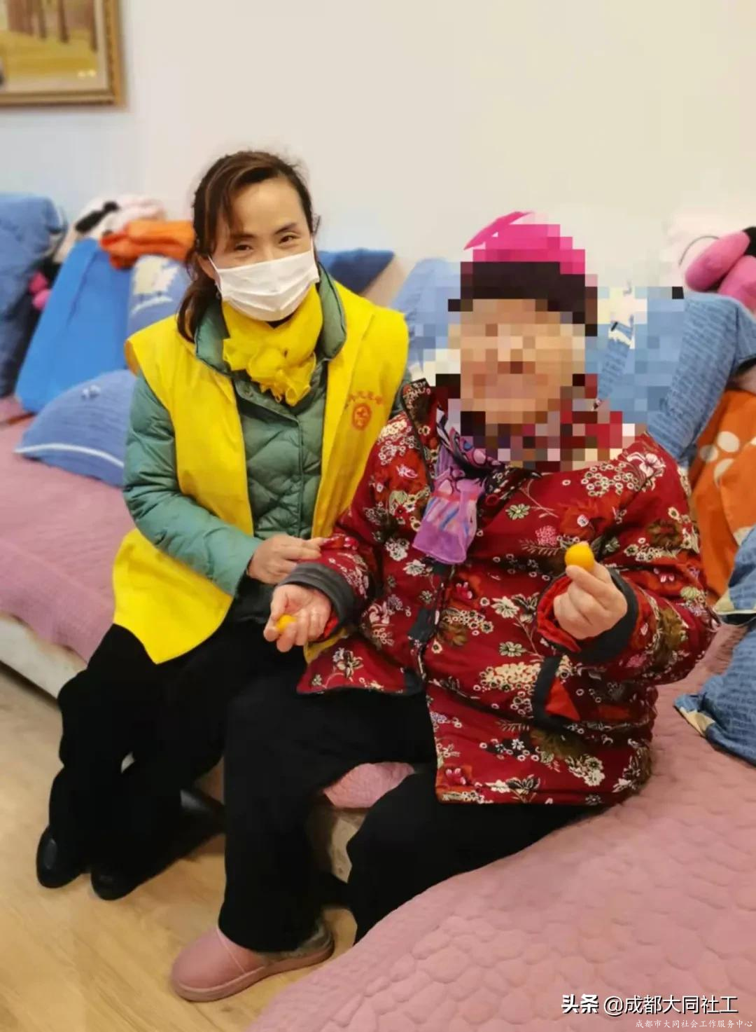 西華街道社工站助老志愿服務隊開展入戶關愛活動