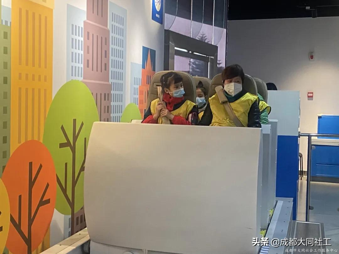 九里堤街道社工站“智慧生存親子營”防災(zāi)減災(zāi)教育活動