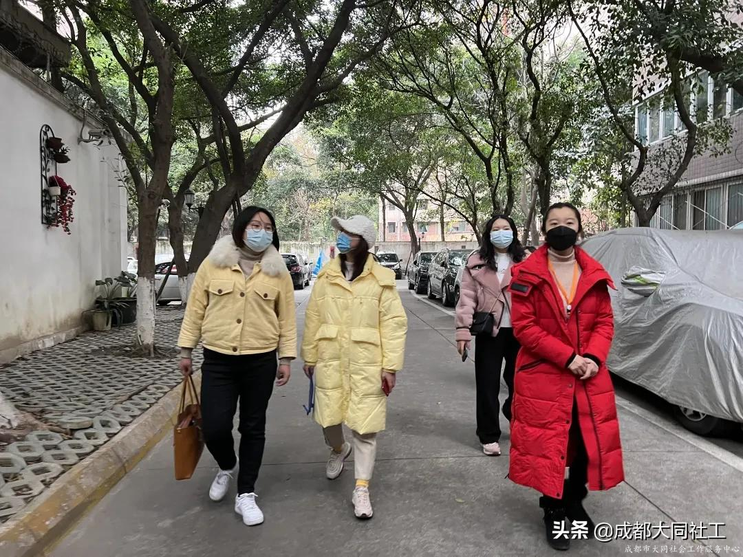 荷花池街道開展“微幸?！敝黝}院落營造創(chuàng)建指導(dǎo)