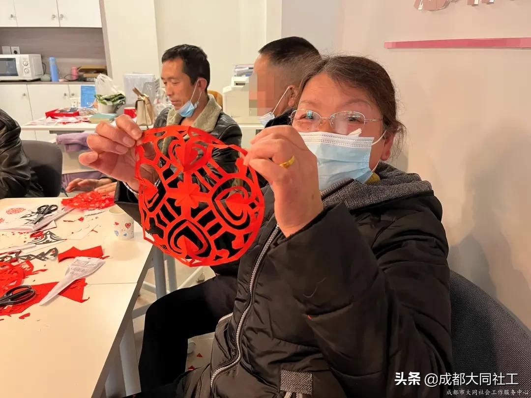 鳳凰山街道社工站開展“你我相伴，老年康樂”小組活動第四節(jié)
