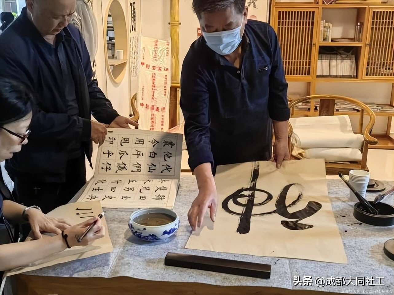 “筆墨留香·韻味悠長”——府河新居社區(qū)書法講評(píng)交流活動(dòng)