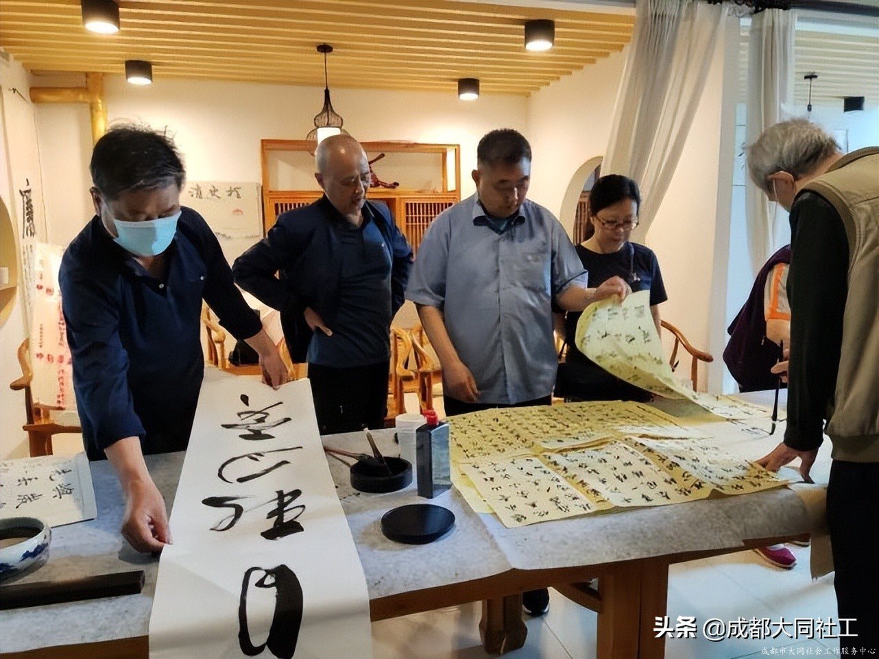 “筆墨留香·韻味悠長”——府河新居社區(qū)書法講評(píng)交流活動(dòng)
