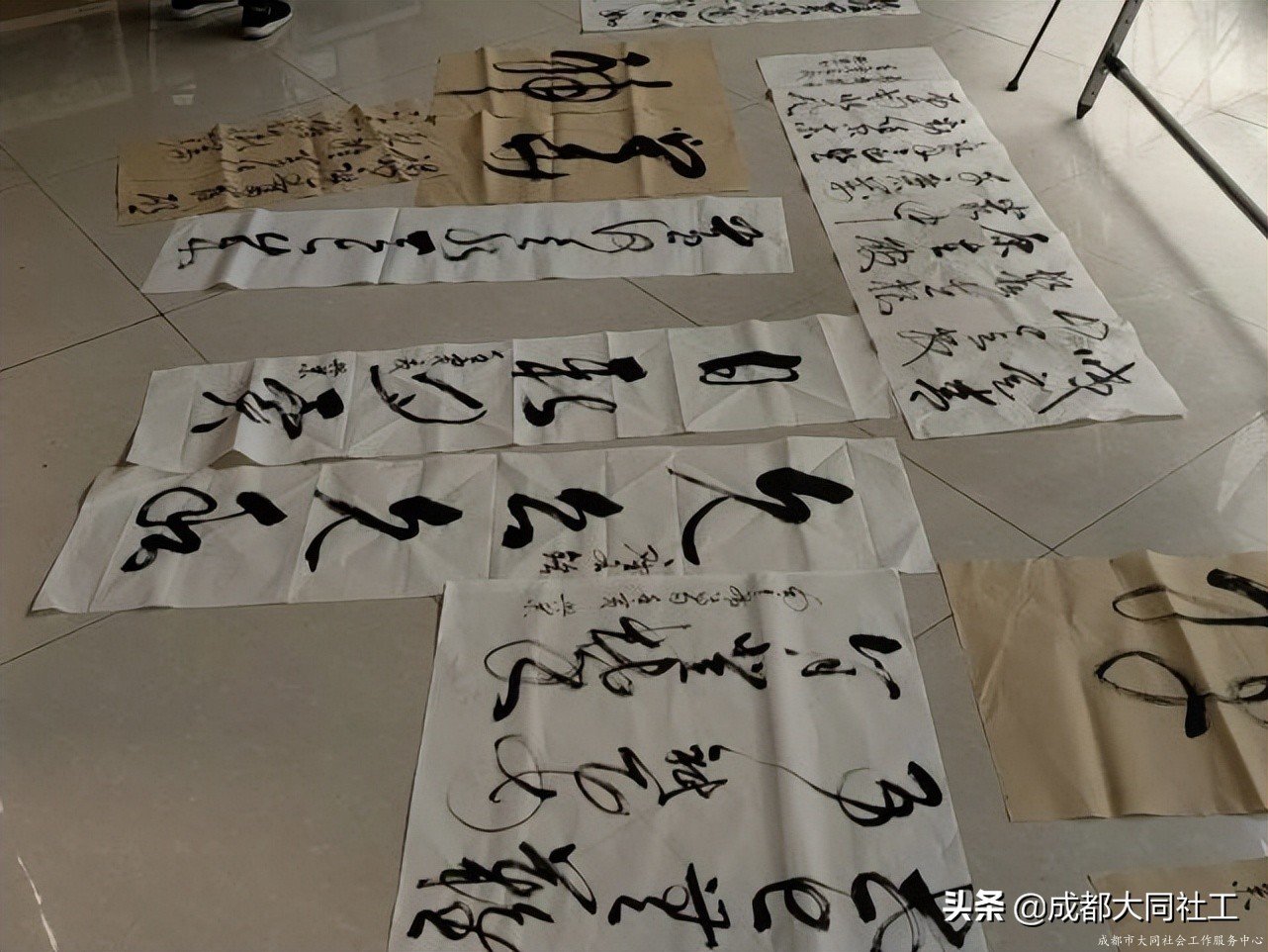 “筆墨留香·韻味悠長”——府河新居社區(qū)書法講評(píng)交流活動(dòng)